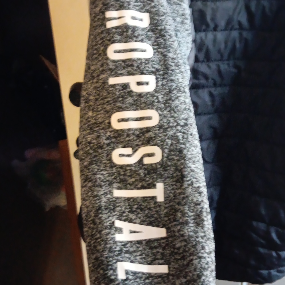 Areopostale Men's Black and Gray Quilted Jacket - Picture 4 of 4